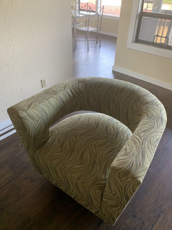 Swivel chair from Dania for Sale in Kirkland, WA - OfferUp