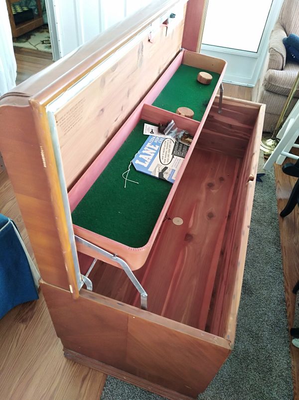 Lane Cedar Hope Chest with lock for Sale in Bradenton, FL OfferUp
