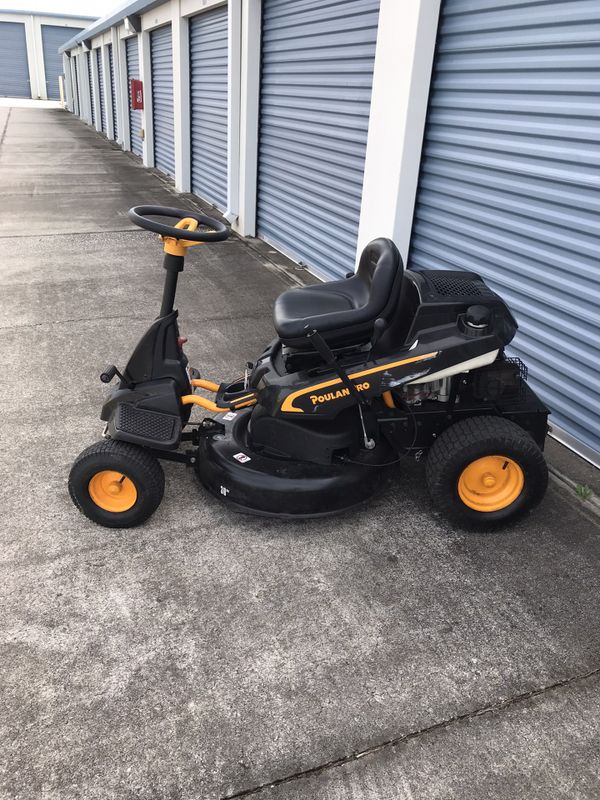 POULAN PRO TRACTOR 30 INCH RIDING LAWN MOWER for Sale in Clermont, FL