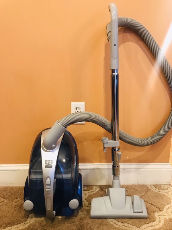Kenmore Bagless Bare Floor Canister Vacuum Cleaner for Sale in Raymond