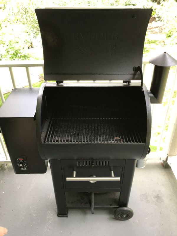 Traeger Century 22 grill for Sale in Mill Creek, WA - OfferUp