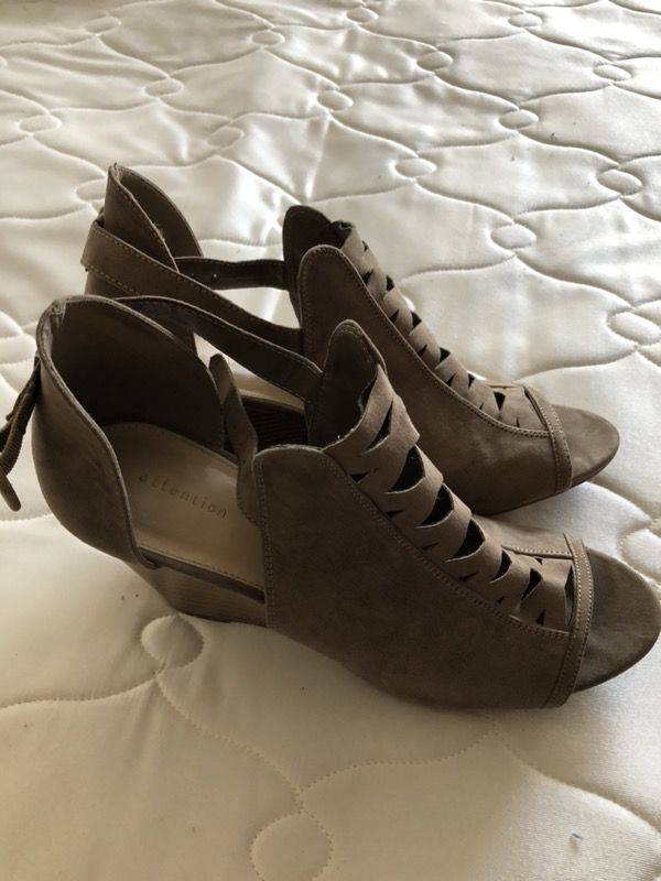 olive colored wedges