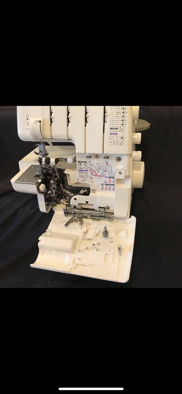 Bernina 2000 DCE Serger Sewing Machine for Sale in Windermere, FL OfferUp