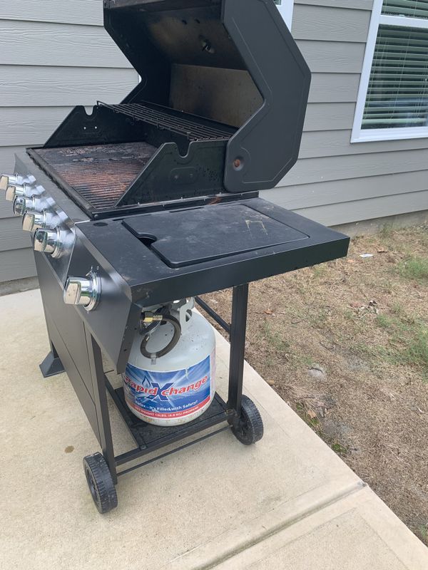 Grill w/propane tank for Sale in Charlotte, NC OfferUp