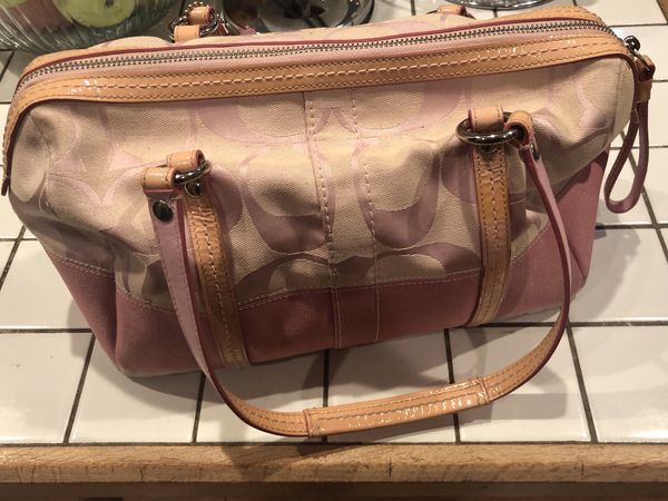 Pink Coach purse No. C1026-F13551 for Sale in Puyallup, WA - OfferUp