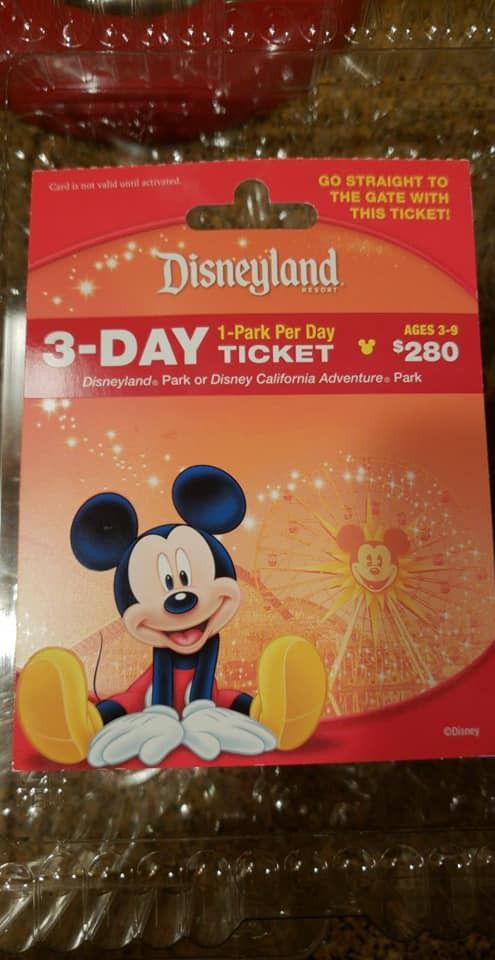 3 day disneyland ticket for Sale in Everett, WA - OfferUp