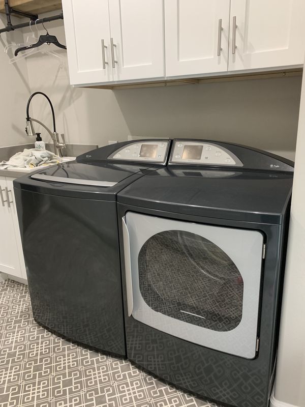 GE Profile Harmony Electric Dryer (free washer) for Sale in Cave Creek