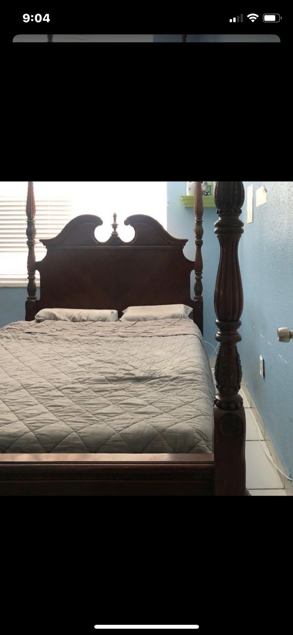 Juego de cuarto Del dorado, madera for Sale in Hialeah, FL OfferUp