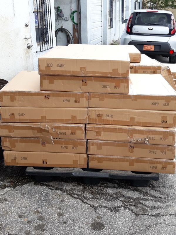 $10. Todo en existencia(Gabinetes de cocina) for Sale in Miami, FL