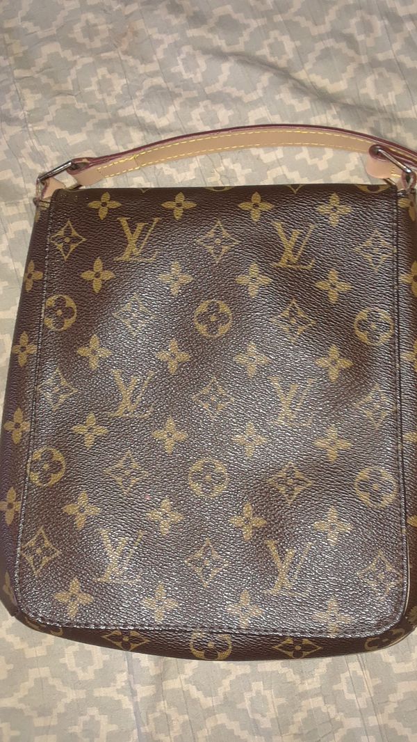 Louis Vuitton Crossbody bag for Sale in Kansas City, MO - OfferUp