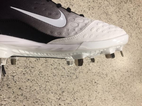 nike lunarlon baseball cleats