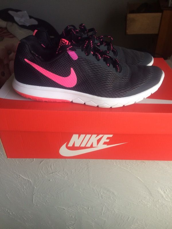 womens nike running shoes size 10
