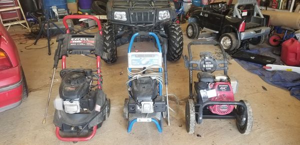 Delco 2400psi pressure washer (used little) for Sale in Johnson City