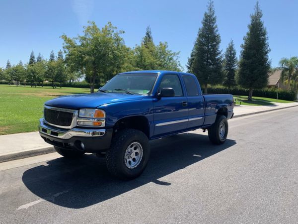 2004 GMC SIERRA SLT EXT CAB lifted for Sale in Bakersfield, CA - OfferUp