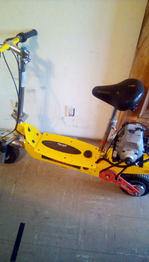 Used Salorr portable gas recreational scooter for Sale in Oak Glen, CA