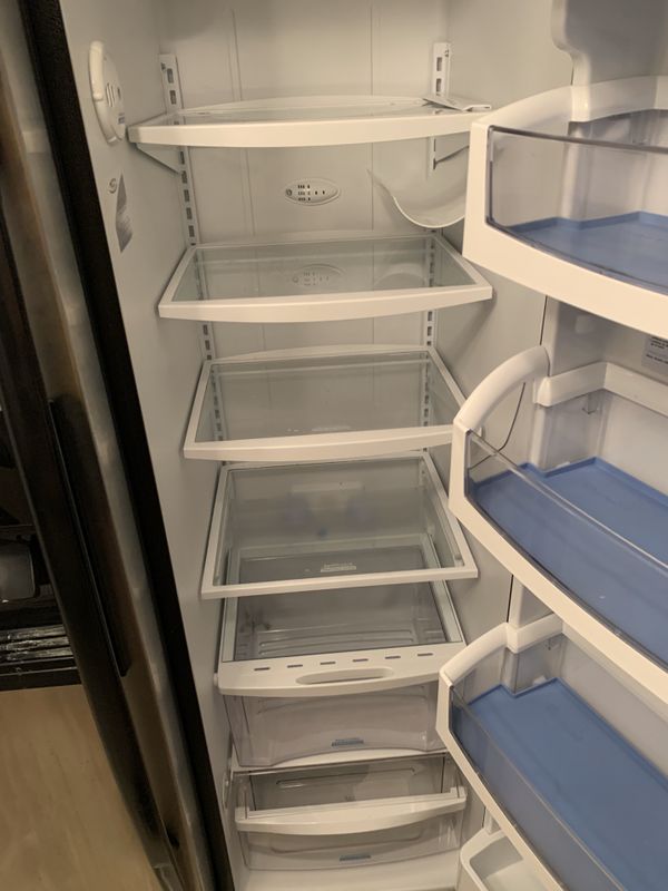 Broken refrigerator for Sale in Miami, FL OfferUp