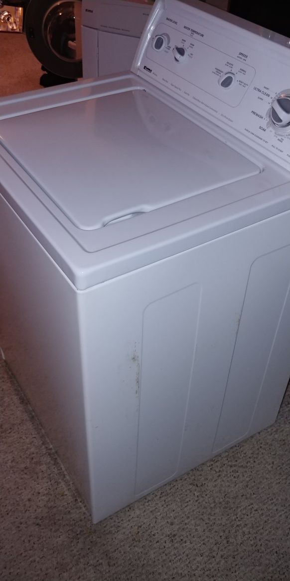 Kenmore white 80 series super capacity washer for Sale in Buckley, WA