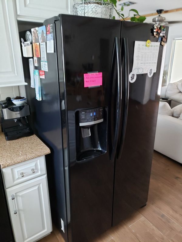 Working Samsung Refrigator Model RS261MDBP for Sale in Tampa, FL OfferUp