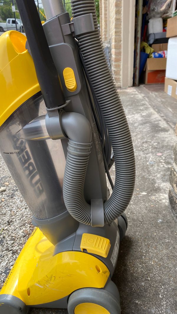 Eureka the Boss whirlwind light vacuum cleaner for Sale in San Antonio