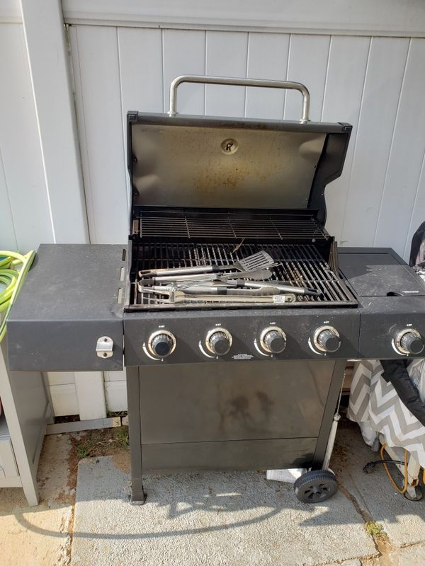 RevoAce 4Burner Gas Grill with Side Burner, Pewter Fleck and Black for