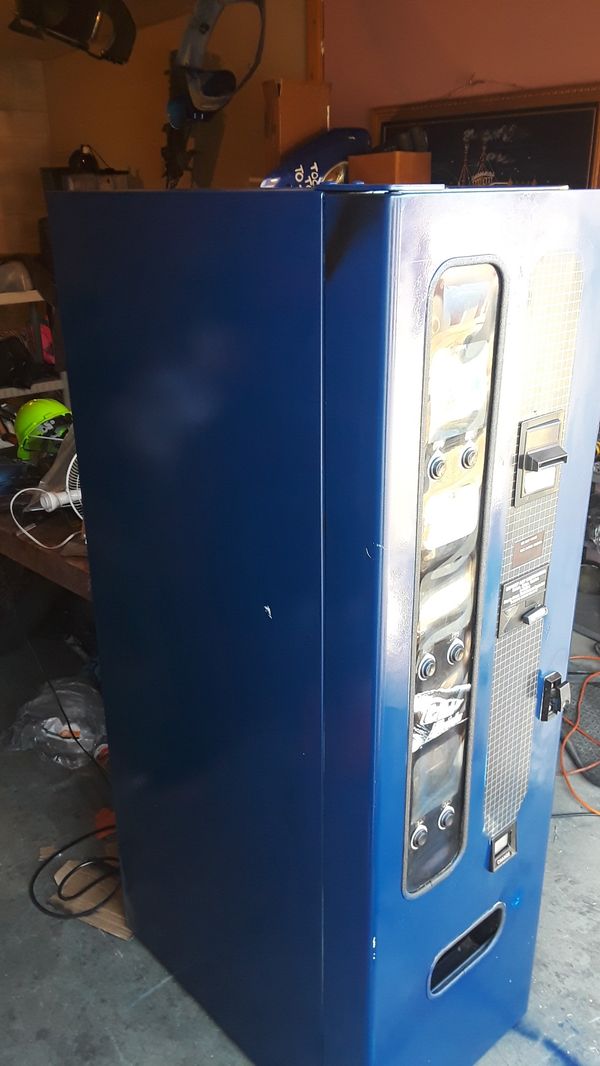 Slim five slot vending machine for Sale in NO FORT MYERS, FL OfferUp