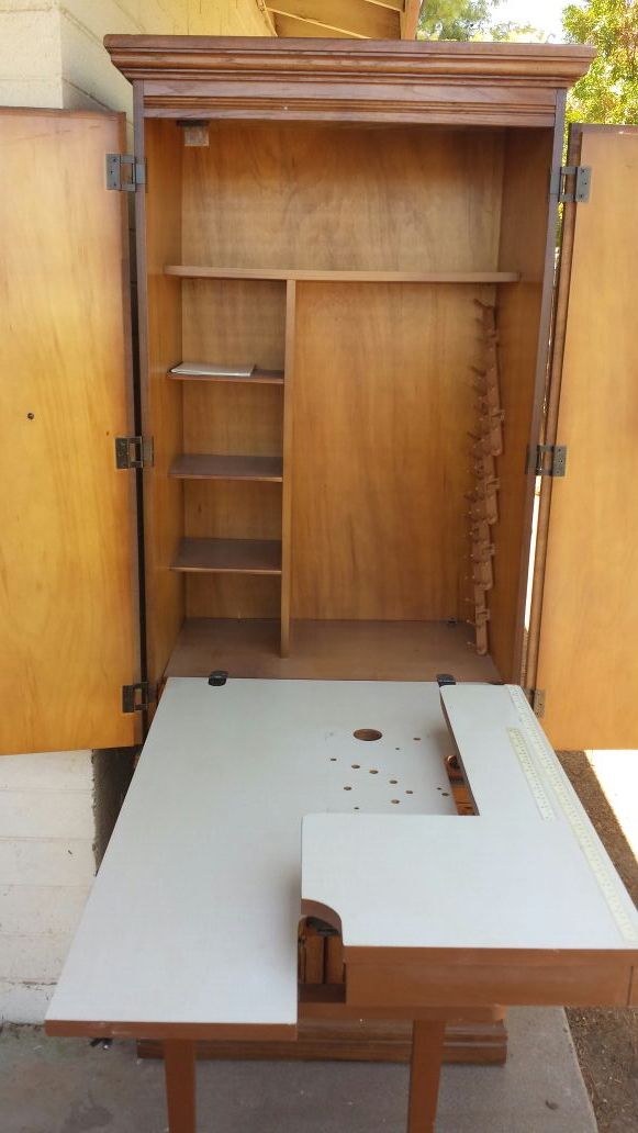Singer model 380 space saver sewing cabinet for Sale in Phoenix, AZ