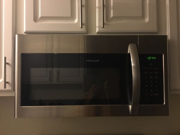 Frigidaire Gallery Series FGMV176NTF 1000W Built-In Microwave Hood ...