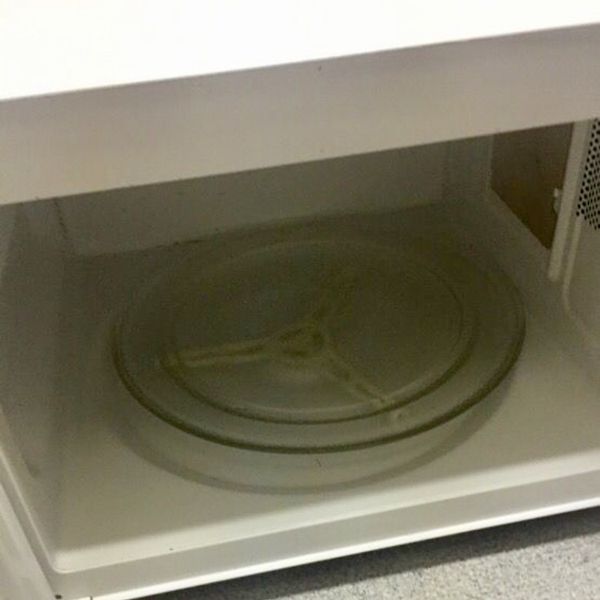 Sharp carousel white microwave for Sale in Irvine, CA - OfferUp