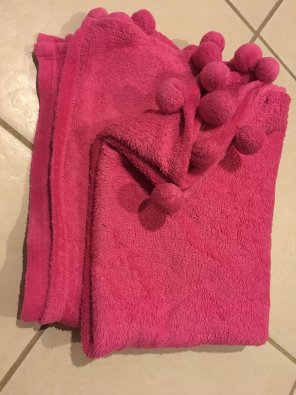 48x64 Hot Pink Nubby Throw Blanket with Pom Poms for Sale in Miami, FL