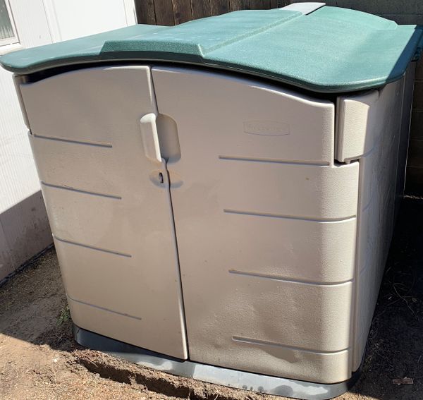 rubbermaid slide-lid storage shed 3752, grey roof, 92