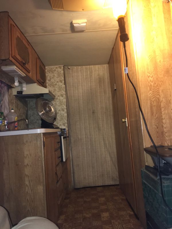Shasta 21 Foot Travel Trailer EXCELLENT Condition. for Sale in Madera