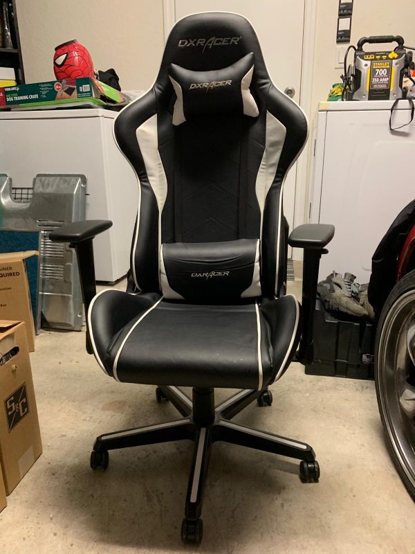  DXracer  leather gaming chair new black and white for Sale 