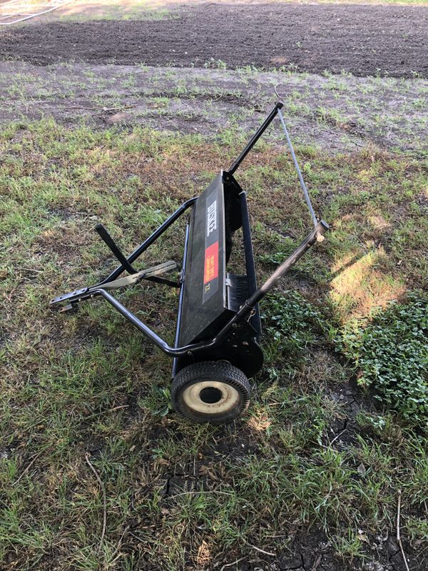 Huskee 17 cu. ft. Lawn sweeper for Sale in Hutto, TX - OfferUp