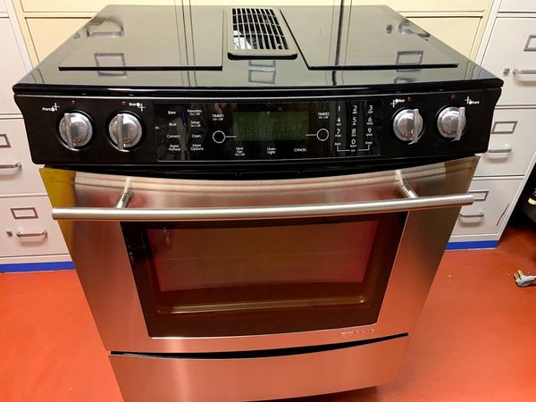 Jenn Air Electric Range (Extra Nice Stainless Ceramic Burner Range ...