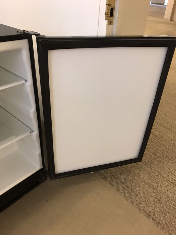 ULINE Model U1224rs00A Under Counter Fridge for Sale in Los Angeles