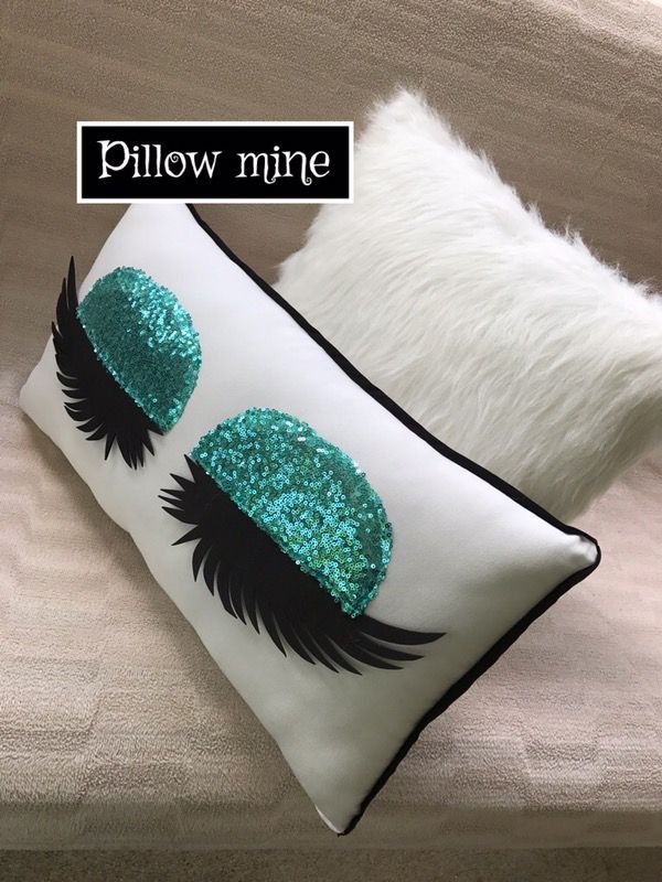 eyelash pillow