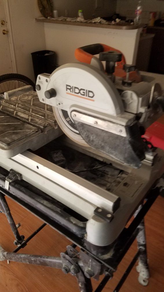 RIDGID 10 inch tile saw for Sale in Arlington, TX - OfferUp