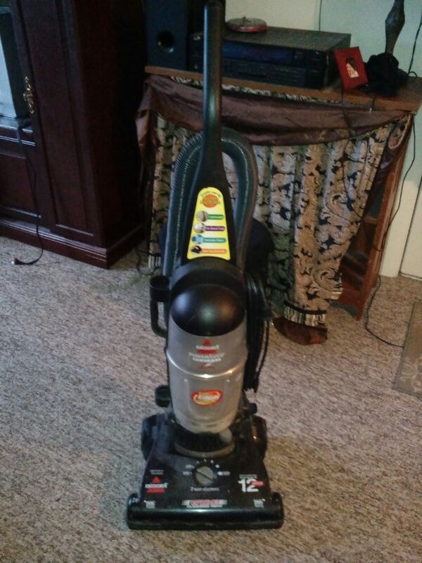 Bissell Powerforce bagless vacuum 12 amps maximum power for Sale in ...