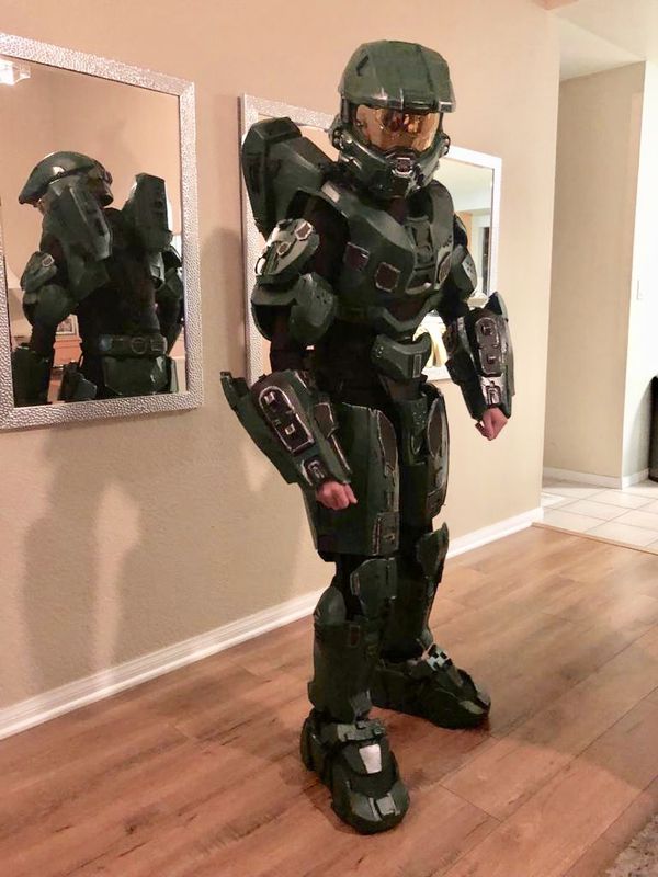Halo master chief cosplay suit for Sale in Redondo Beach, CA - OfferUp
