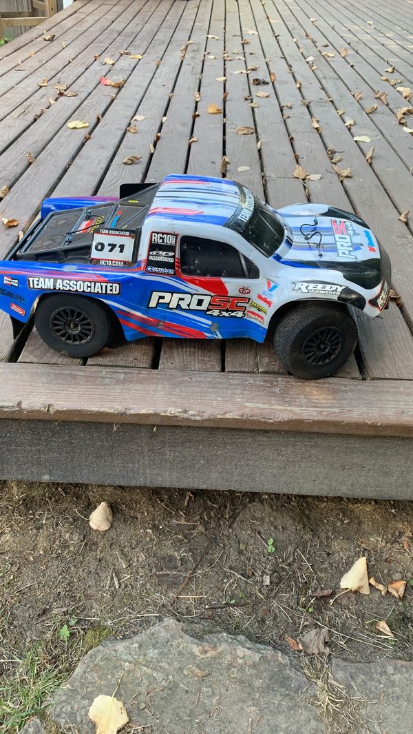 team associated rc trucks 4x4
