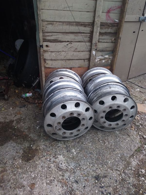 Aluminum 22.5 truck wheels for Sale in Dallas, TX OfferUp