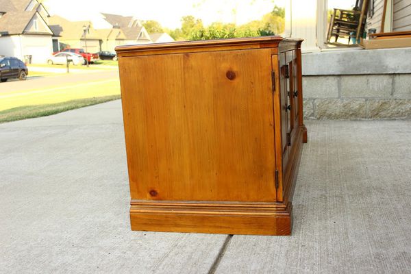Ethan Allen TV Stand and 2x End Tables for Sale in ...