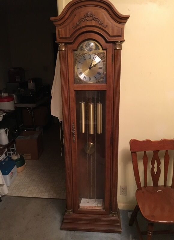 Ridgeway Model 304 grandfather clock for Sale in Indianapolis, IN - OfferUp