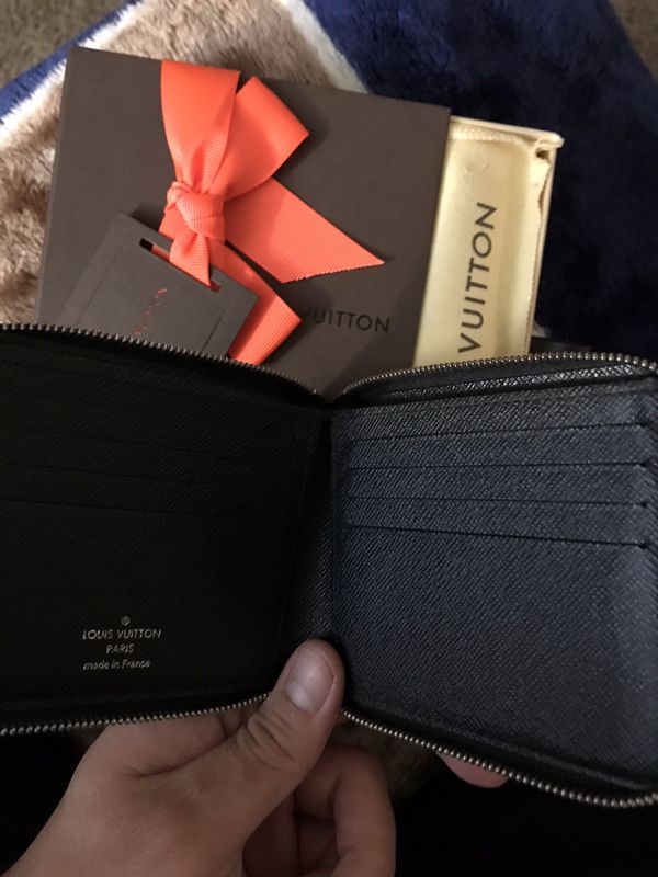 Louis Vuitton Zippy Compact Wallet Mens for Sale in Las Vegas, NV - OfferUp