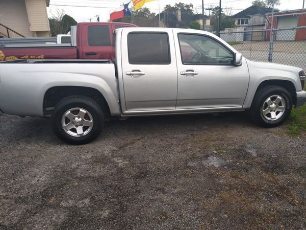 2012 CHEVY COLORADO 4 PUERTAS for Sale in BROOKSIDE VL, TX - OfferUp