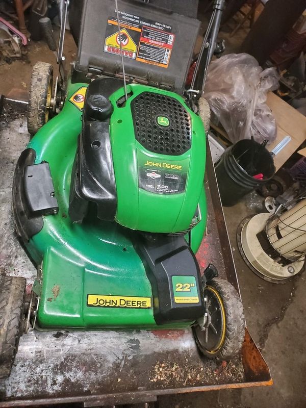 Js26 self propelled john deere lawn mower for Sale in Columbus, OH