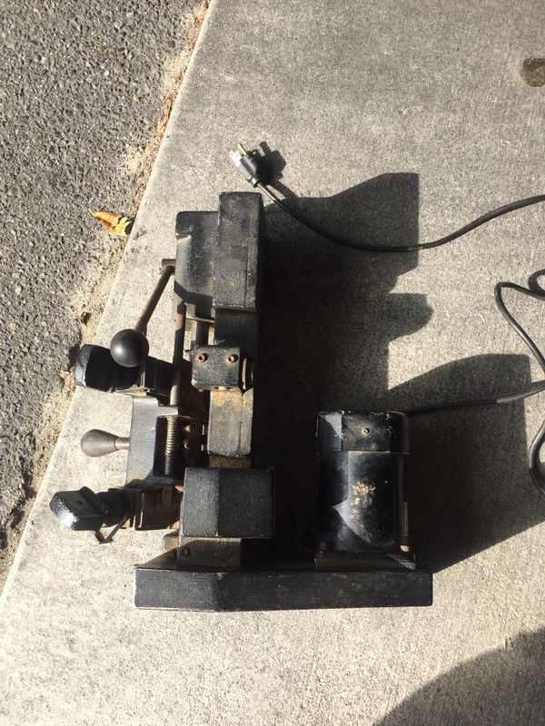 RY100030 Rytan key duplicating machine for Sale in Seattle, WA OfferUp