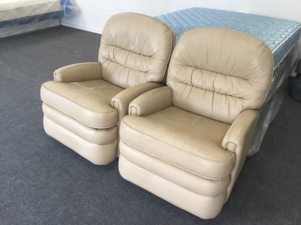 Two leather swivel/rockers for Sale in Graham, WA - OfferUp