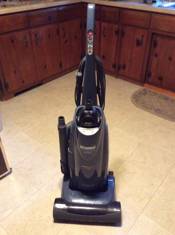 Kenmore Progressive Upright Vacuum / 5 Hepa Filter Bags for Sale in Greensboro, NC OfferUp