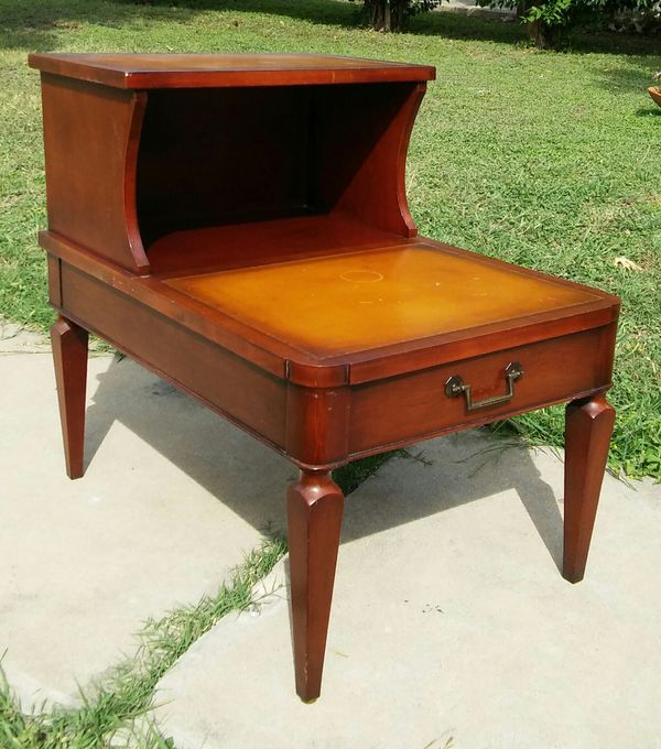 Antique Mid Century HERITAGE HENREDON circa 1960 Mahogany Two Tier End